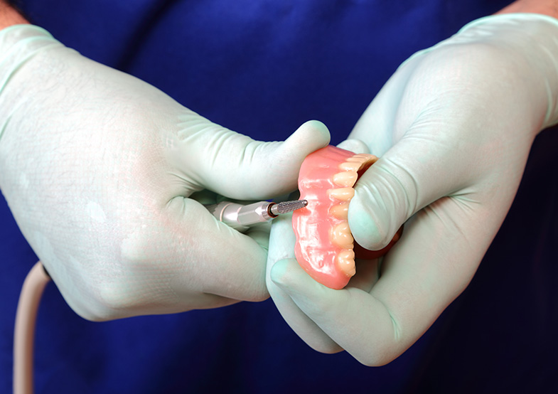 Fitting immediate dentures